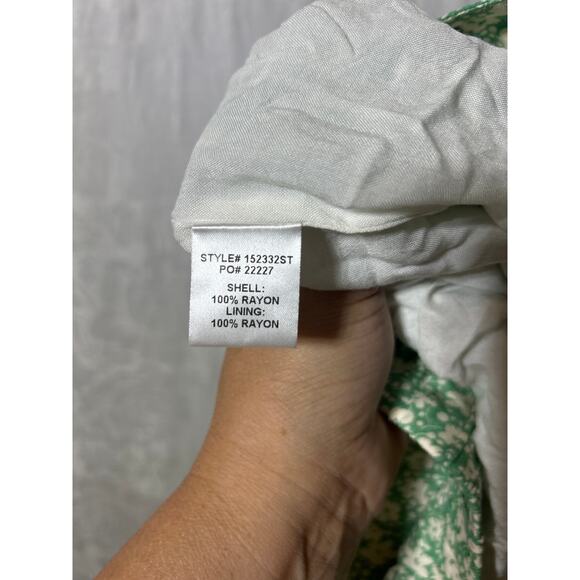 Skies are Blue Curvy Skirt 1X NEW Stitch Fix Midi Green White Floral Cottage - Picture 8 of 9